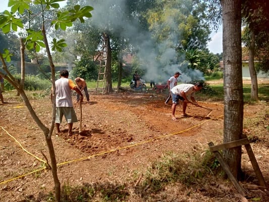Bersama Masyarakat, Riyadhus Sunnah membangun Lapangan Volly